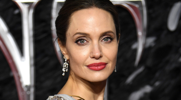 Angelina Jolie lánya, a 11 éves Vivienne nagyon szomorú lett /Fotó: Northfoto