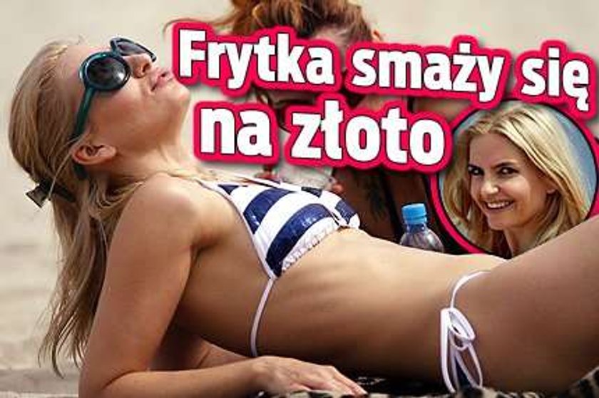 Frytka na plaży na złoto się smaży