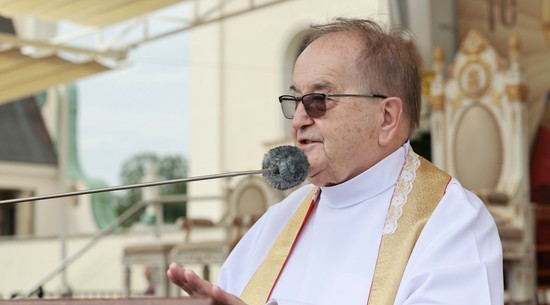 Ojciec Rydzyk w ostrych słowach do minister edukacji. "Co ty kobito sobie wyobrażasz?"