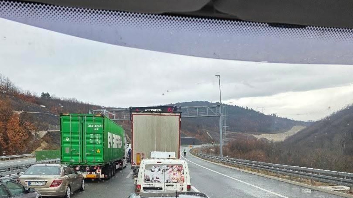 Privremeno obustavljen saobraćaj u tunelu Bancarevo