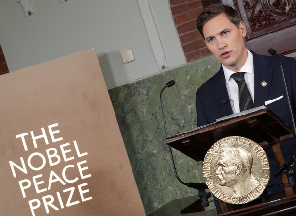 Jorgen Watne Frydnes jest obecnie przewodniczącym Norweskiego Komitetu Noblowskiego, który odpowiada za przyznawanie Pokojowej Nagrody Nobla