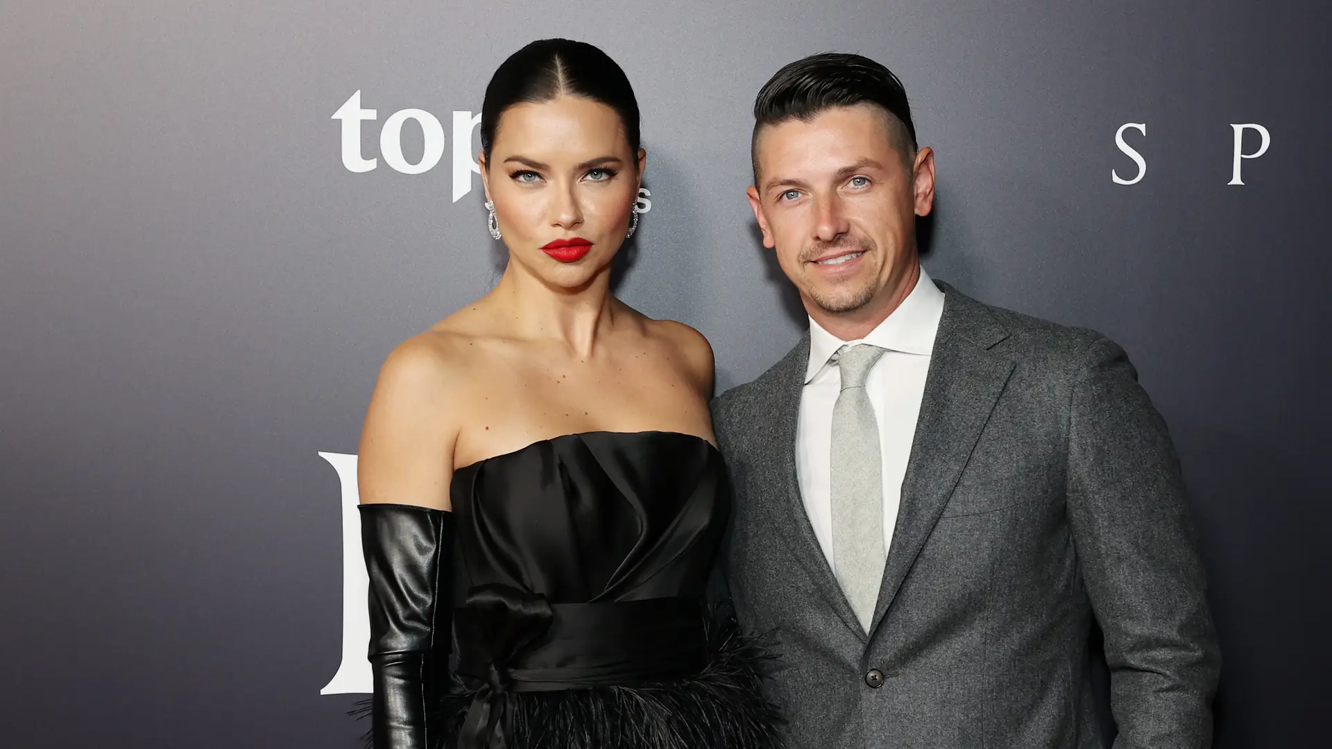 Adriana Lima spodziewa się trzeciego dziecka. Ogłosiła to w nietypowy sposób