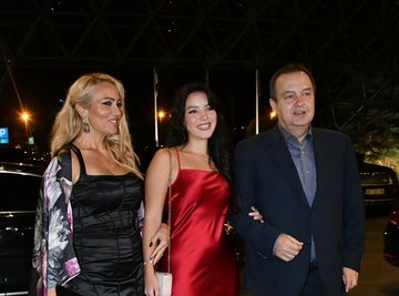 Sina Ivice Dačića znamo svi, a ovo je njegova NASLEDNICA Andrea (20) koja je pokazala veliki TALENAT ZA POLITIKU - MNOGI U ČUDU KOLIKO JE SLIČNA NA OCA! 