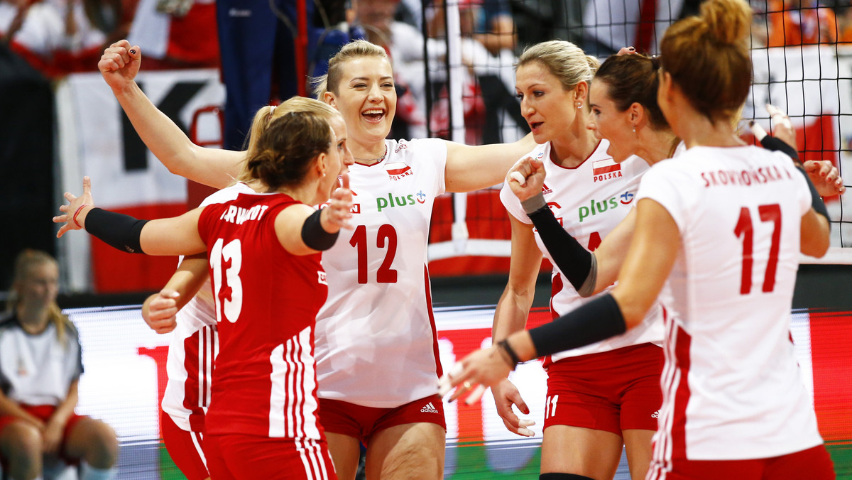 W odróżnieniu od spotkań PlusLigi, rozgrywki żeńskiej ligi zostały przełożone, by reprezentacja Polski miała więcej czasu na przygotowanie do rywalizacji o zdobycie olimpijskiej kwalifikacji – czytamy w "Przeglądzie Sportowym".