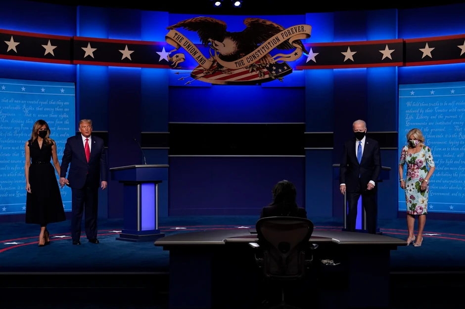 Tramp i Bajden sa suprugama