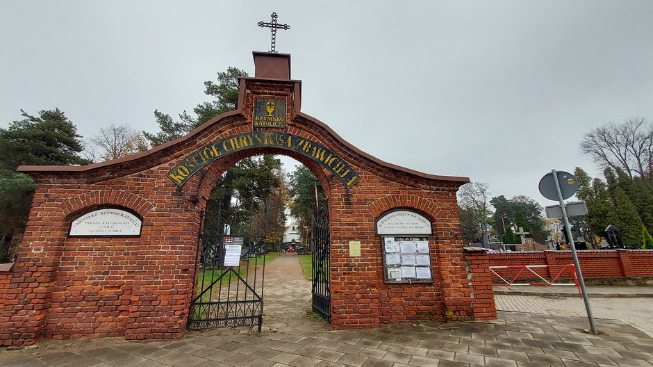 Brama cmentarza Farnego w Białymstoku