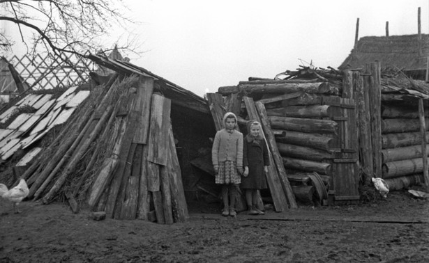 Powojenna bieda. Maków Mazowiecki, 1946 r. STANISŁAW DĄBROWSKI/PAP