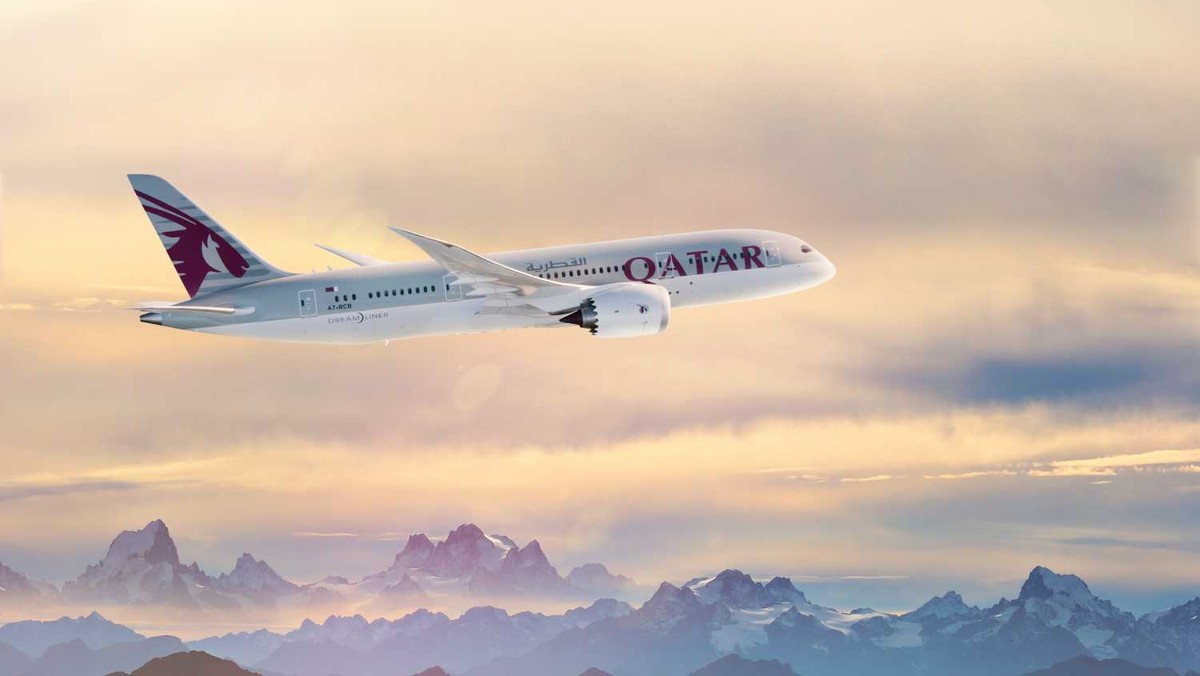 Qatar Airways, które są laureatem wielu nagród, wprowadziły na stałe do rozkładu warszawskiego szerokadłubowy samolot B787 Dreamliner 