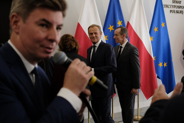 Rzecznik PO odrzucił propozycję debaty Donalda Tuska z premierem Morawieckim