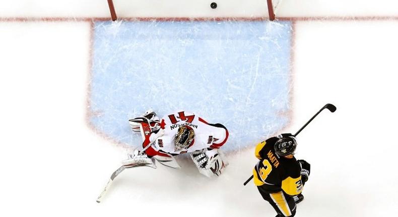 Phil Kessel scores the only goal as the Pittsburgh Penguins beeat the Ottowa Senators at the PGG Paints Arena