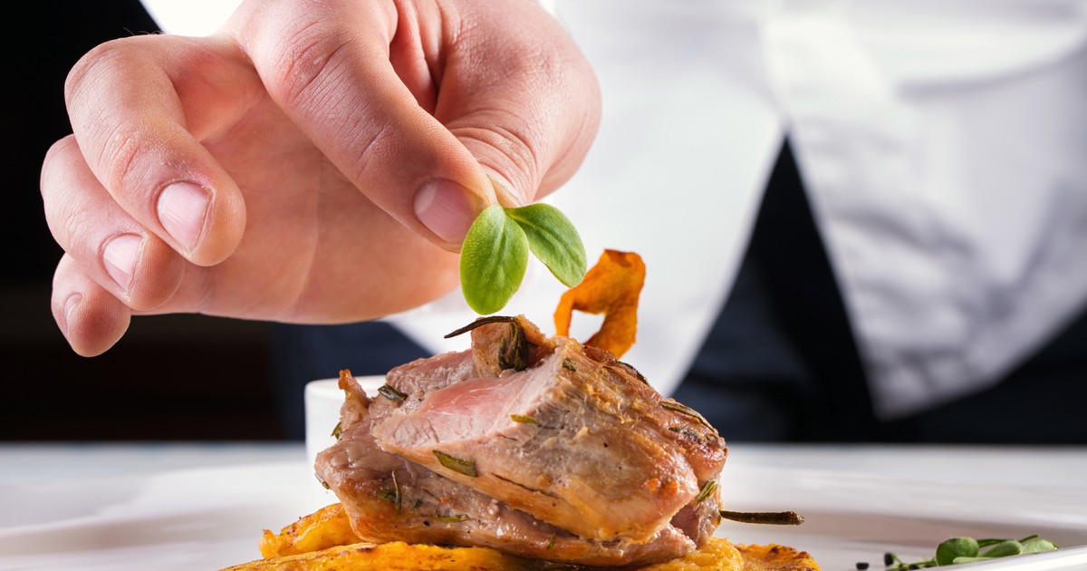 Gotujemy, bo chcemy pokazać innym, jak nam się powodzi, jacy jesteśmy światowi i wielokulturowi [OPINIA]