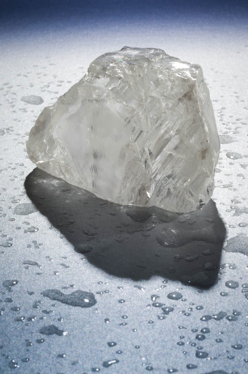 Cullinan Heritage: Diament wielkości kurzego jajkaznaleziony w tamtym roku w RPA. Sprzedany za rekonę przez  Petra Diamonds (2)