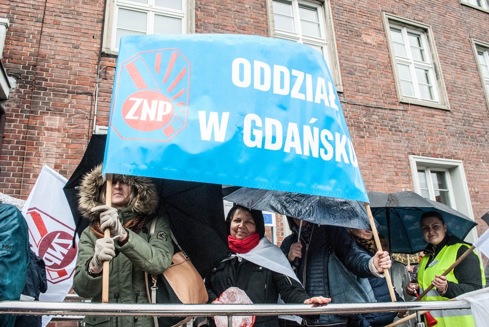 Nauczyciele protestowali w Gdańsku. "To jest sygnał ostrzegawczy dla całego rządu"