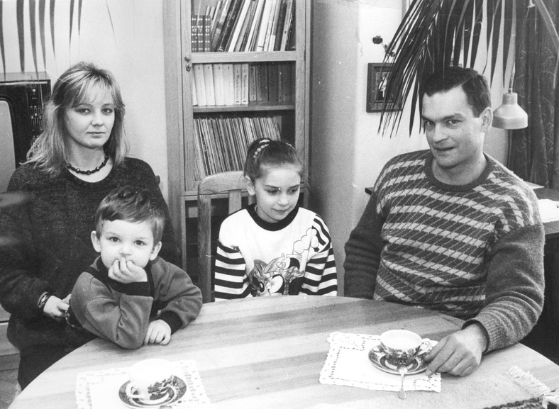 Kraków, 1980 r. Jacek Chmielnik z żoną i dziećmi