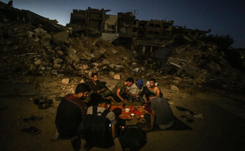 SYRIA. RAMADAN NA GRUZACH DAMASZKU