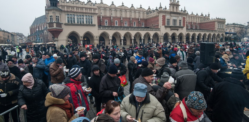 Nie będzie Wigilii dla ubogich. Jedzenie rozwiozą samochodami