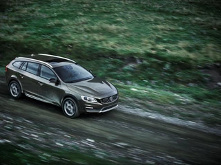 Volvo Cars reveals new V60 Cross Country