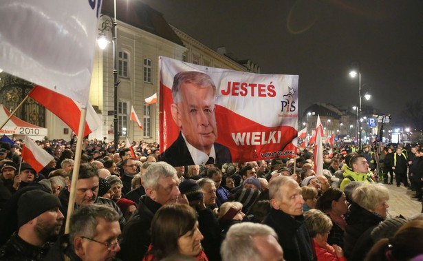 "Będą oficjalne obchody państwowe. Tak powinno być i tak będzie."