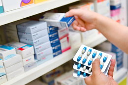 Aptekarze szacują, że zamknięcie około 3 tys. aptek spowodowałoby spadek cen leków