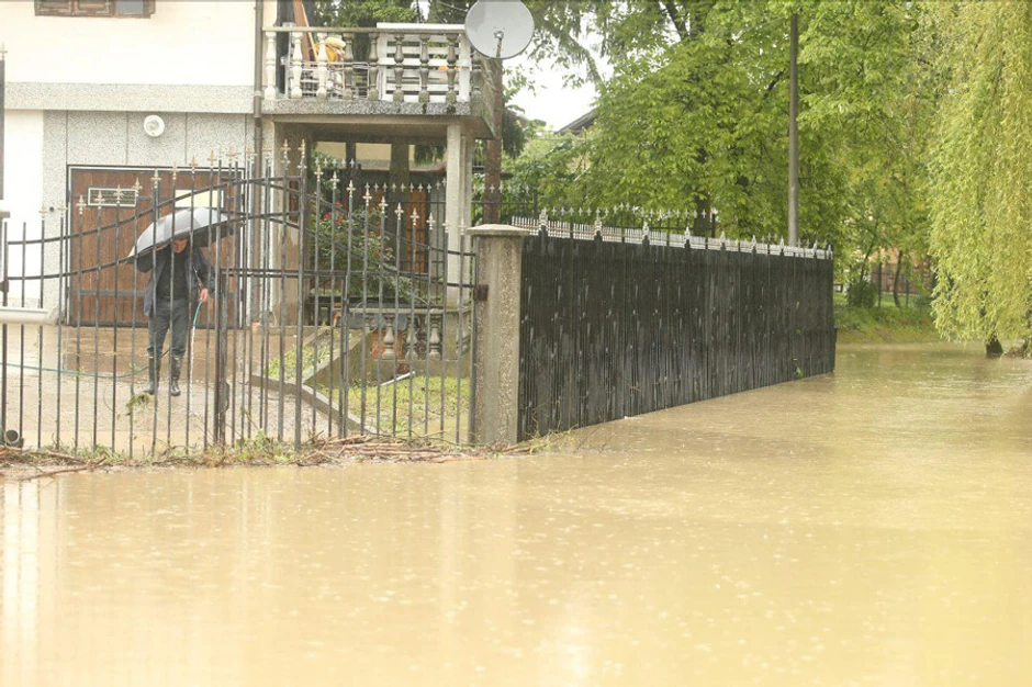 Banjaluka, naselje Lazarevo, reka Vrbas poplavila