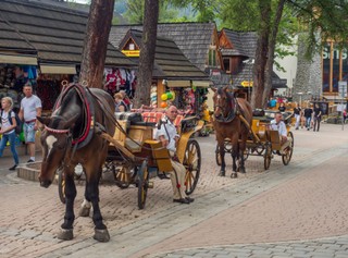 Turyści przebywający w Zakopanym od dziś muszą płacić opłatę klimatyczną