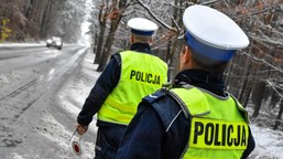 nie masz tego w aucie? mandat 500 zł. dwie rzeczy obowiązkowe, a trzec