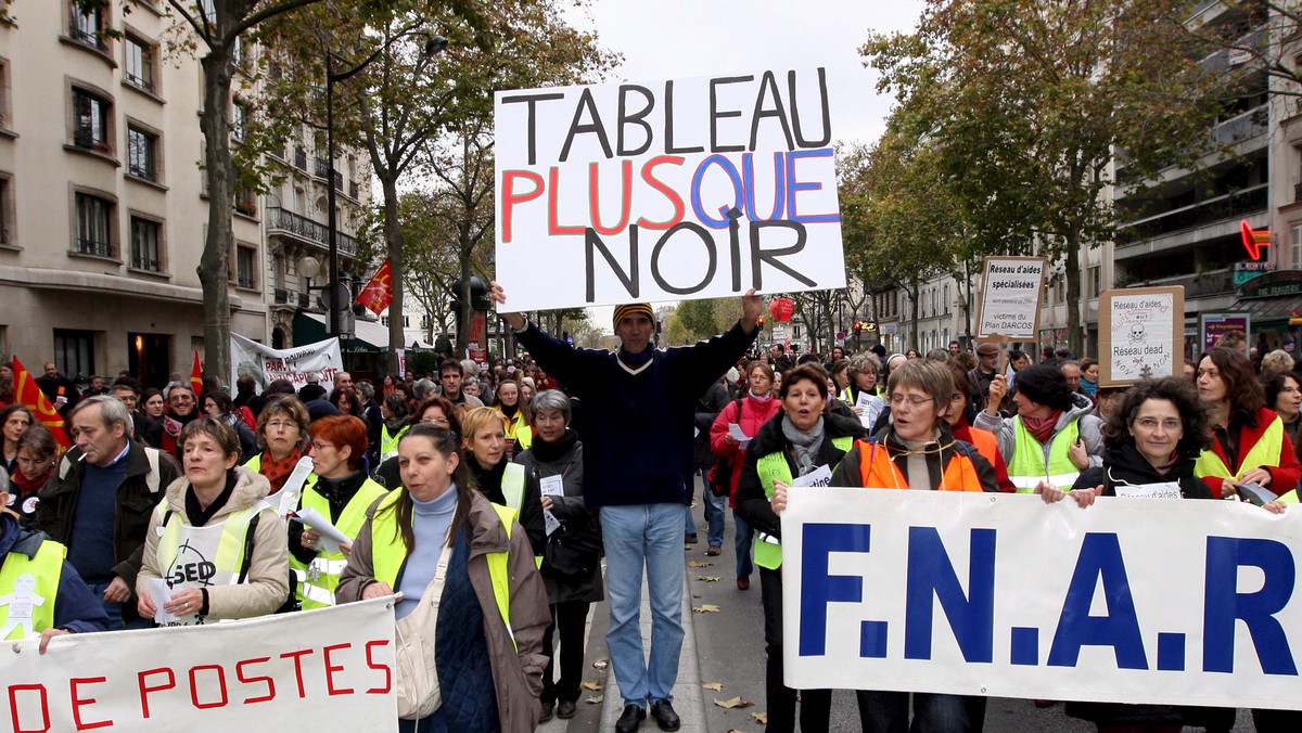 Bieżący tydzień może przynieść we Francji przełom w coraz ostrzejszym konflikcie wokół rządowej reformy emerytalnej. Jutro zacznie się bezterminowy strajk w wielu sektorach, a w sobotę odbędą się kolejne manifestacje w całym kraju.