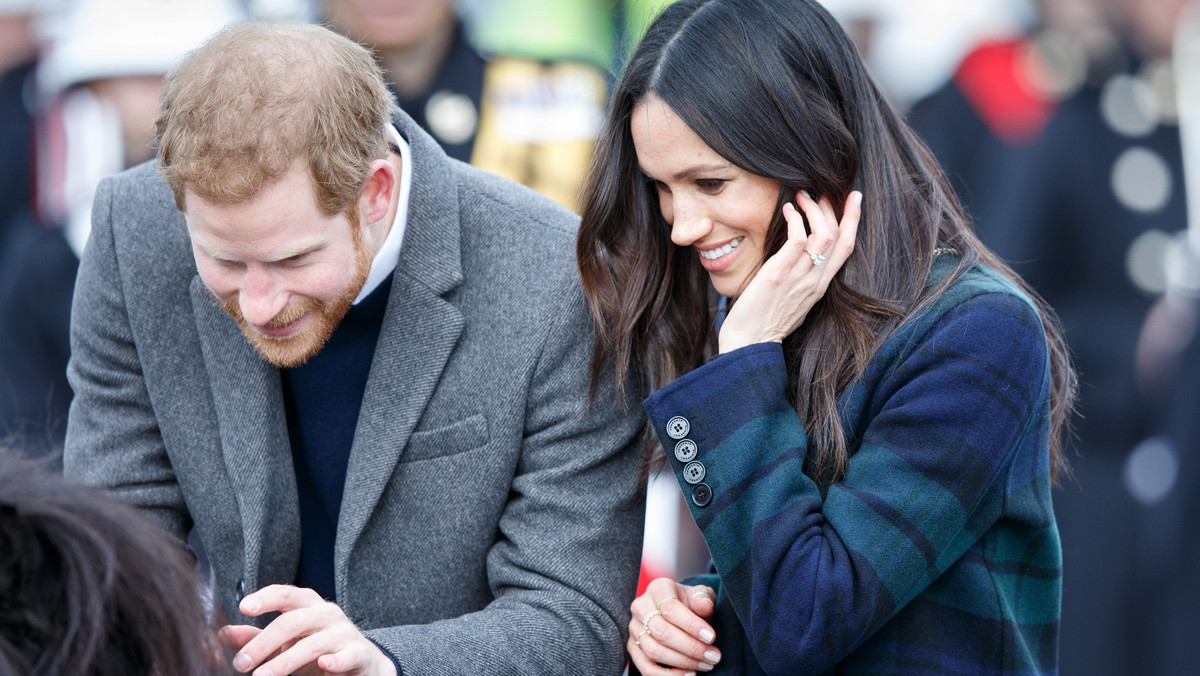 Książę Harry i Meghan Markle odwiedzili Edynburg. Jak donoszą brytyjskie media, narzeczona księcia Harry'ego podczas oficjalnej wizyty po raz kolejny złamała królewski protokół.