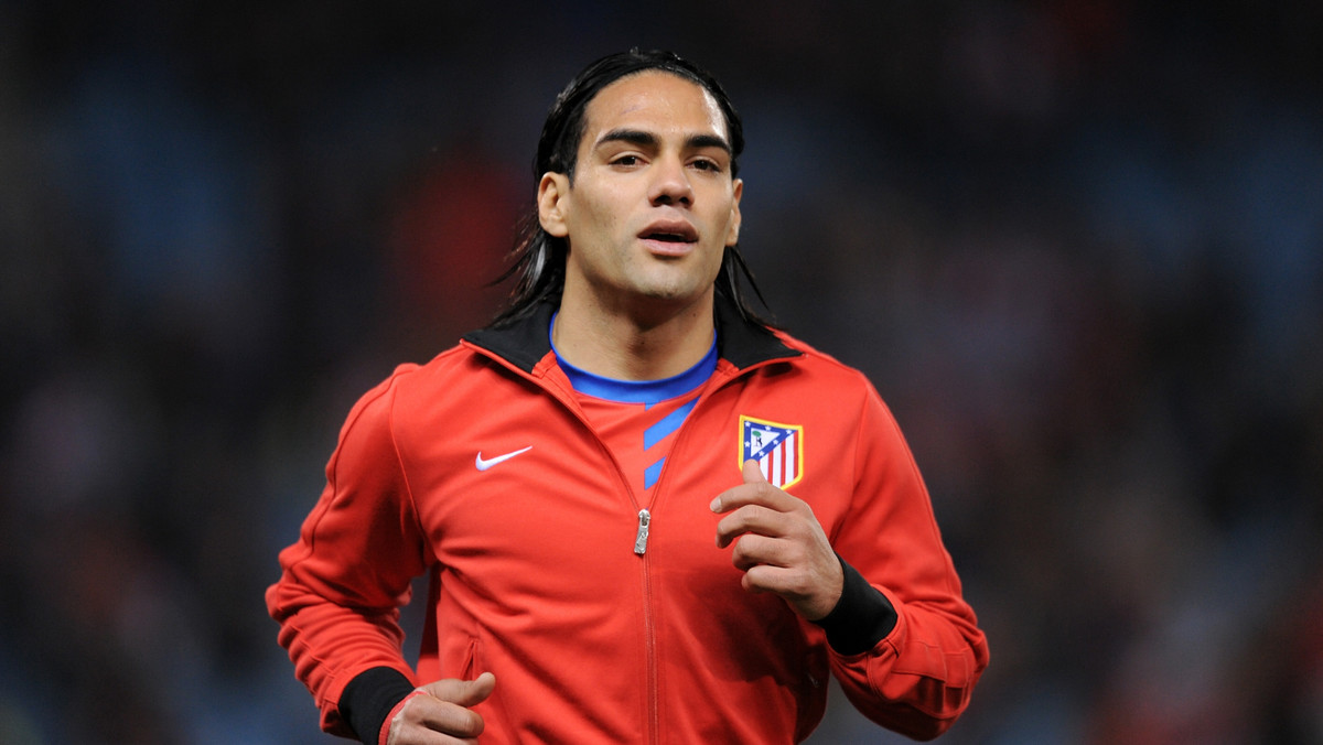 Radamel Falcao, największa gwiazda Atletico Madryt, w swoim klubie po prostu błyszczy. Kwestią czasu jest to, kiedy Kolumbijczyk przejdzie do silniejszego klubu. Zainteresowane są nim wielkie kluby europejskie, tyle że jeśli będą chciały go ściągnąć do siebie, muszą też zadbać o gigantyczną pensję...