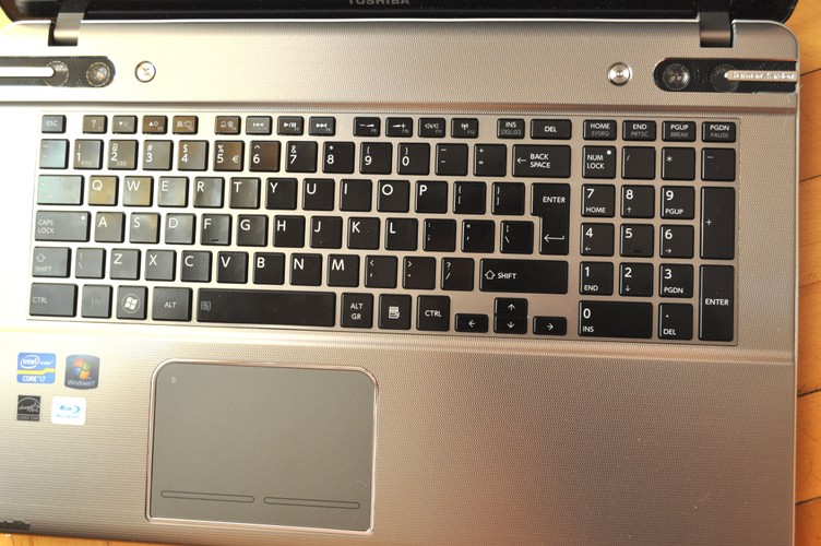 Widok na klawiaturę urządzenia