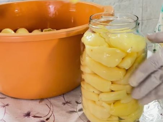 Recept za paprike somborke za zimnicu: Dragica Marković zna kako da ostanu hrskave