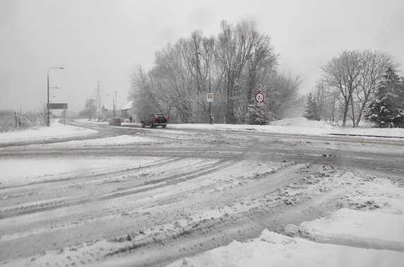 Sytuacja na drogach w Gorzowie po opadach śniegu
