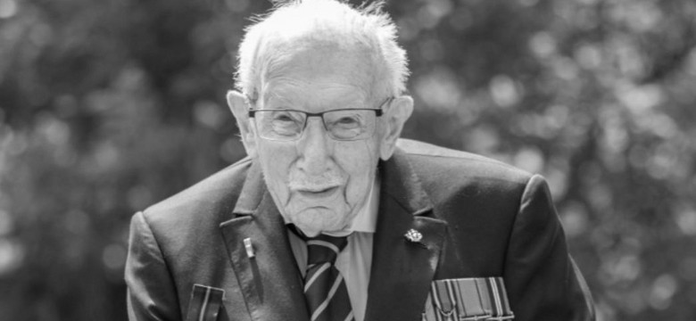 Pogrzeb kapitana sir Toma Moore'a z honorami wojskowymi