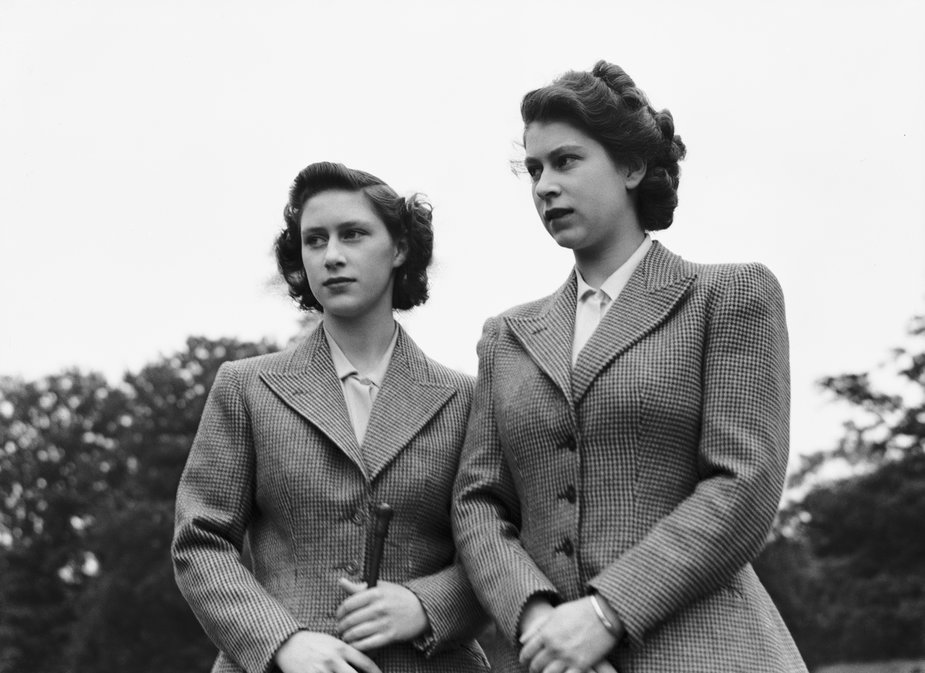 Elżbieta II z siostrą Małgorzatą w 1946 r.
