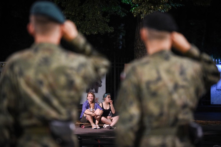 Defilada: nocna próba generalna