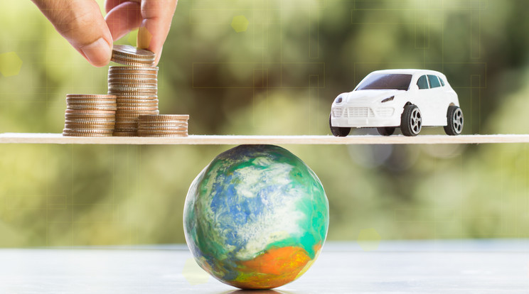 Ha figyelünk a vezetési stílusunkra, azzal rengeteget teszünk a környezetért és a pénztárcánkért /Fotó: Shutterstock