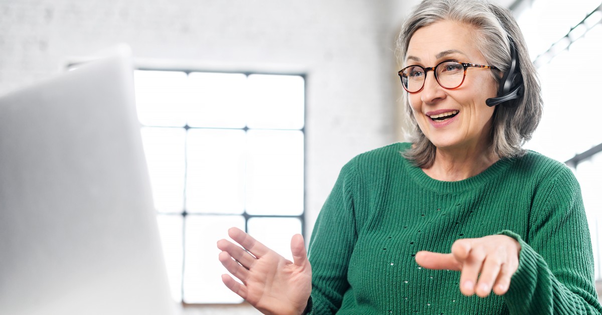 Dofinansowanie zatrudnienia emeryta. Na jakich zasadach można je otrzymać?