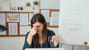 MEN wyjaśnia, jak rozliczać godziny ponadwymiarowe nauczycieli