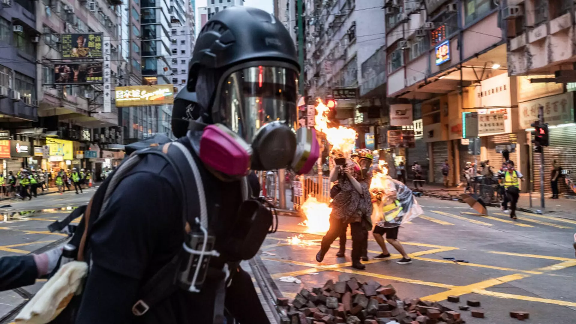 Polak z Hongkongu o życiu w mieście: Gaz czuć w mieszkaniach, ludzie dostają nerwicy