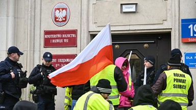 Dziś kolejne protesty rolników. "Obornik pod biurami poselskimi"