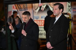 Politycy PiS starli się ze studentami w sprawie SAFE. "Zdrada Polski"