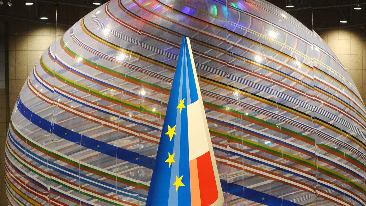 Polska nie wykorzystuje swojej puli stanowisk w instytucjach UE - wynika z raportu Urzędu Komitetu Integracji Europejskiej, do których dotarł serwis tvp.info. Na kierowniczych stanowiskach w Komisji Europejskiej obsadziliśmy tylko 36 proc. przysługujących nam stanowisk.