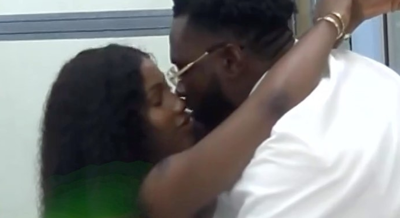 Mercy and Pere share a kiss on BBNaija All Stars. [Intsagram/bigbronaija]