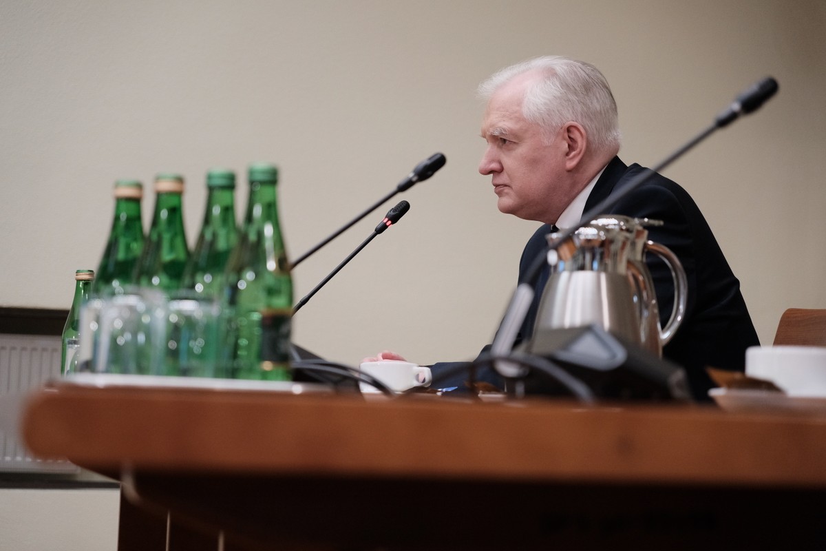 Jarosław Gowin przesłuchiwany w sprawie wyborów kopertowych
