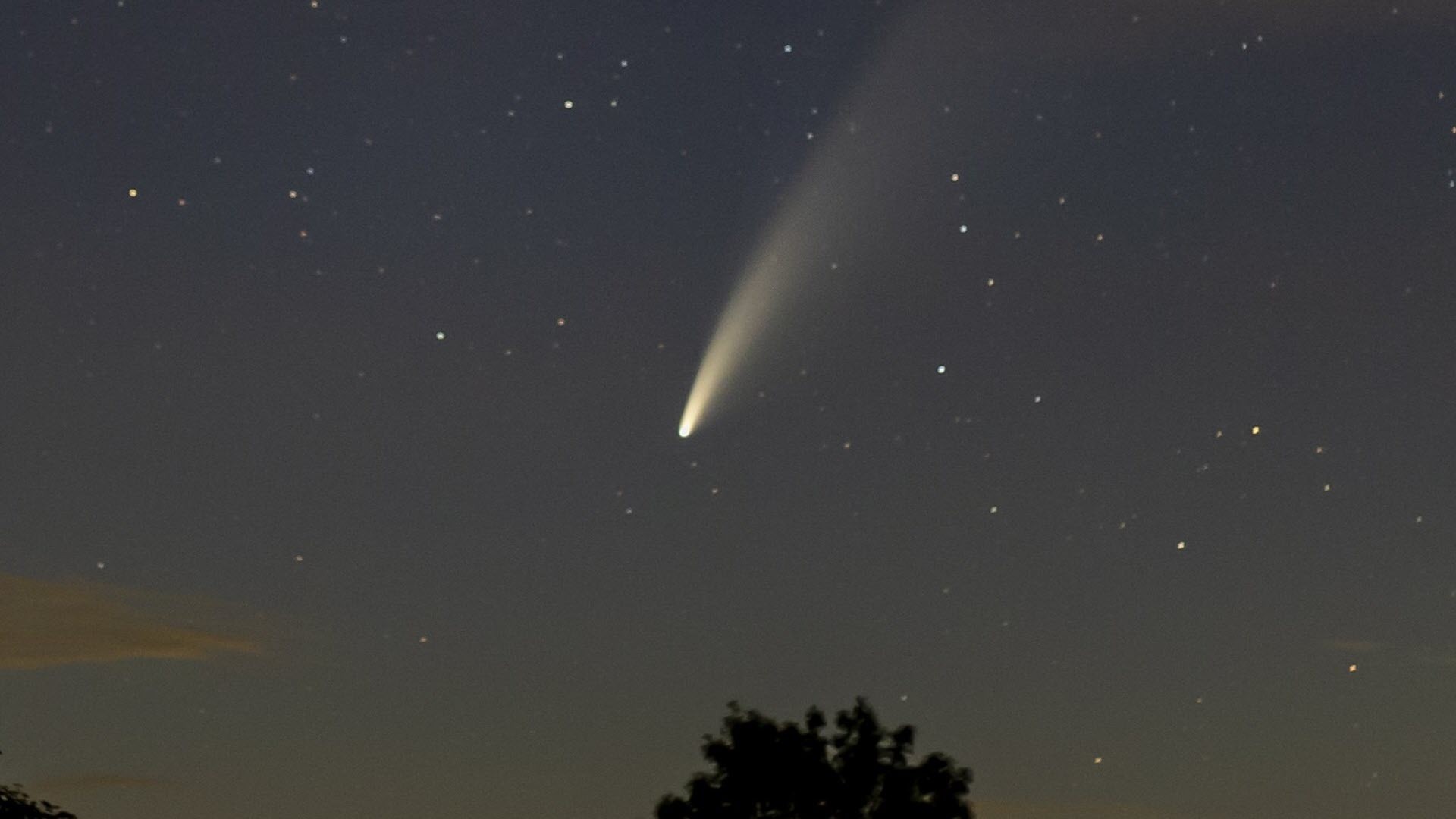 Čoskoro môžete voľným okom vidieť kométu, ktorá sa k Zemi opäť vráti viac ako stotisíc rokov 