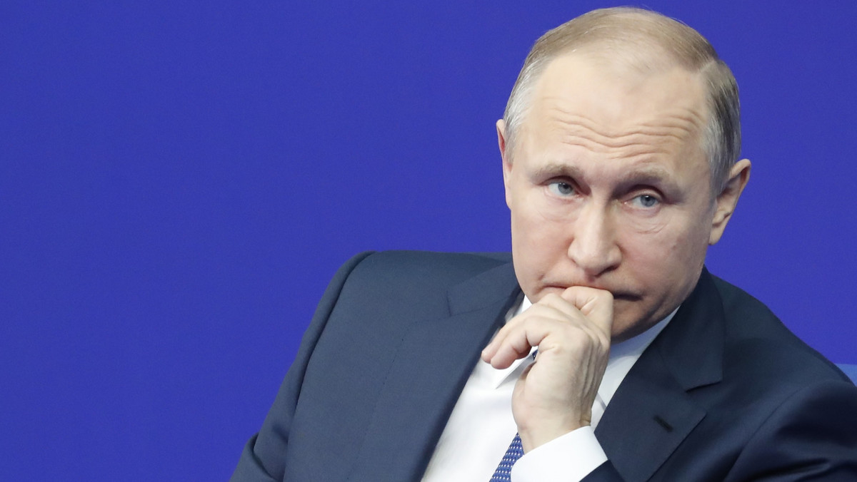 USA planują nałożyć nowe sankcje na Rosję na podstawie tzw. listy Putina. Minister finansów USA Steven Mnuchin powiadomił o tym kongresmenów, gdy na administrację spadła krytyka, że nie podjęła wystarczających działań w tej sprawie – pisze dziś "Wall Street Journal".