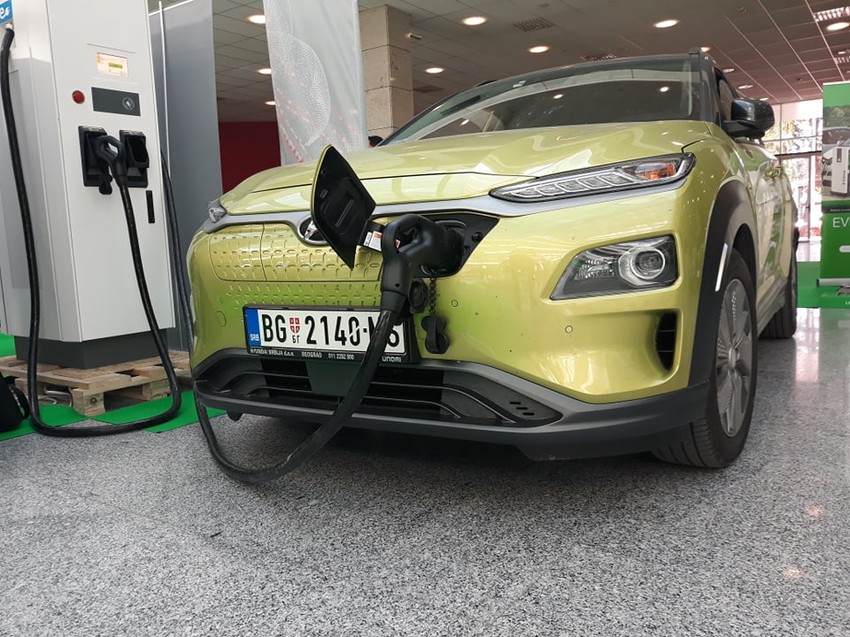 U toku je postavljanje 16 punjača na putevima Srbije