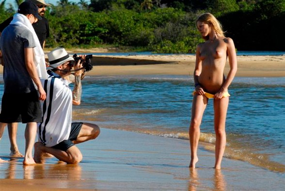 Premiera Kalendarza Pirelli 2010 odbędzie się w drugiej połowie listopada w europejskiej stolicy mody - Paryżu