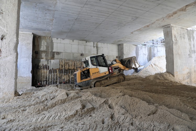 Teren budowy Południowej Obwodnicy Warszawy przy skrzyżowaniu al. KEN z ul. Płaskowickiej w Warszawie. (kf) PAP/Tomasz Gzell