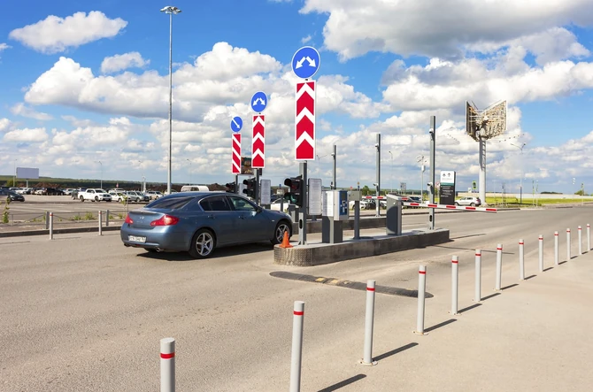 U ovim zemljama na granici mogu da vam pretraže mobilne telefone